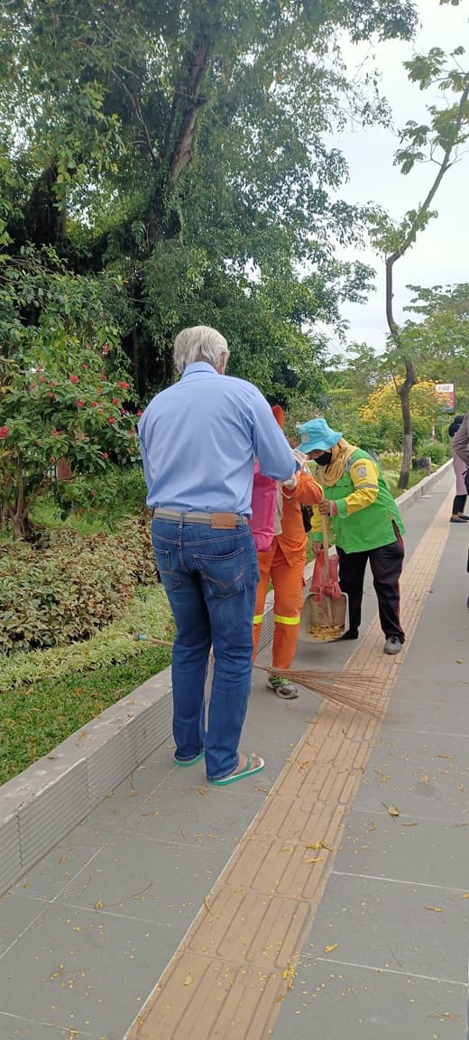 Community Support for Street Sweepers
